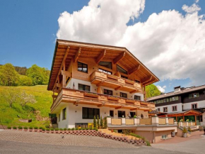 Gorgeous Apartment in Saalbach with Sauna near Ski Slopes Saalbach-Hinterglemm